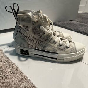 Christian Dior sneakers size 38 newsprint